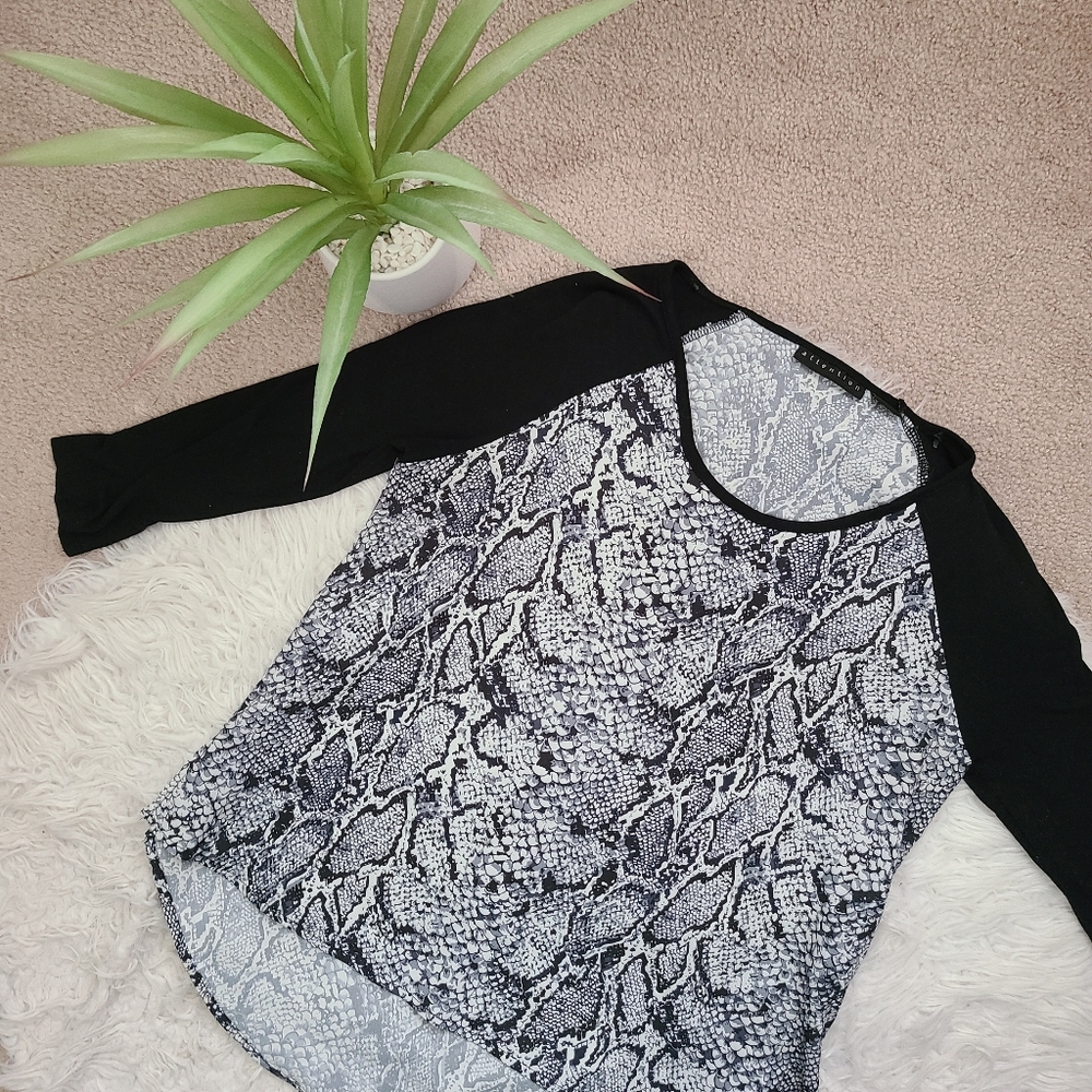 Snakeskin black mid sleeve tshirt